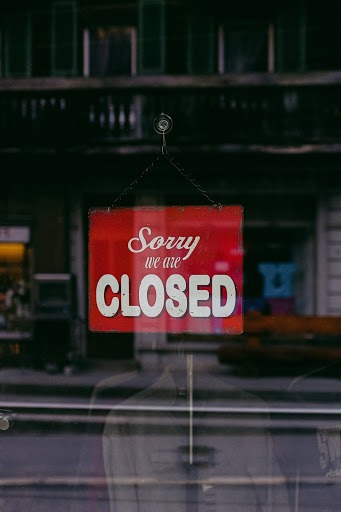 Cafe closed sign